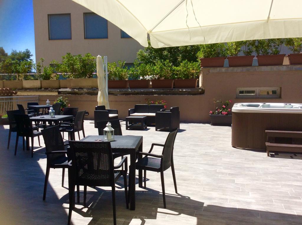 מונליה Hotel Residence Paradiso מראה חיצוני תמונה