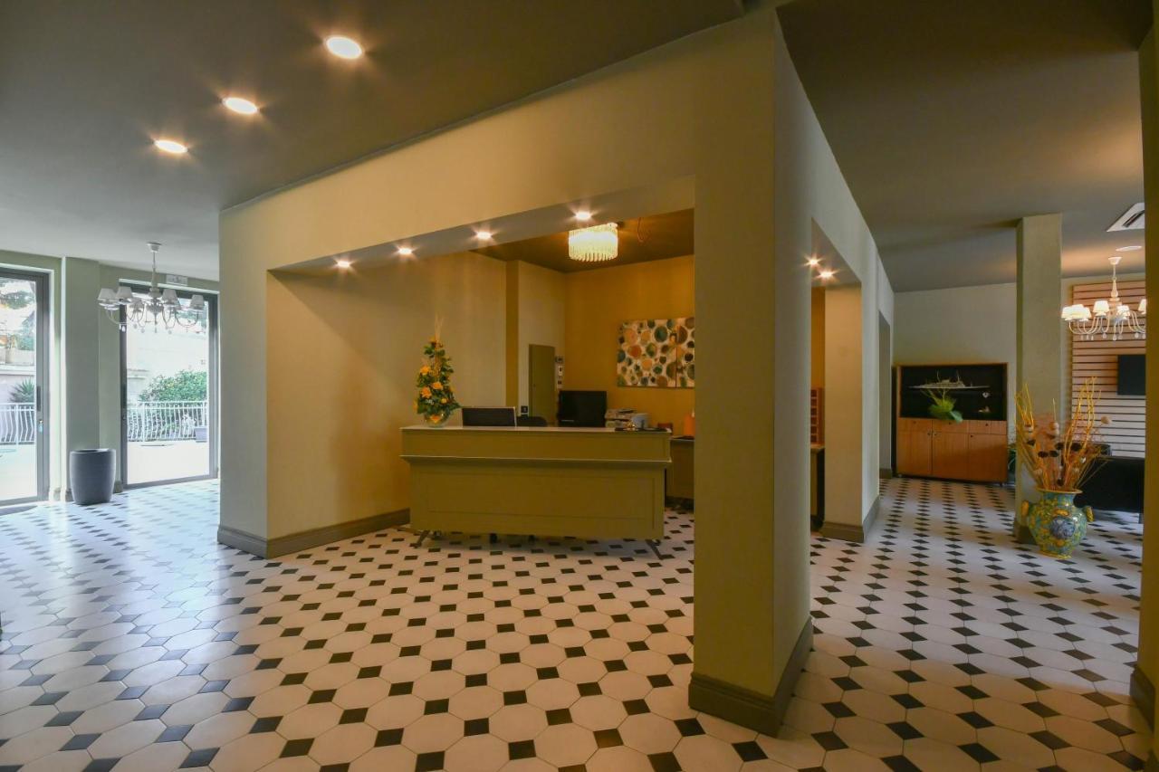 מונליה Hotel Residence Paradiso מראה חיצוני תמונה